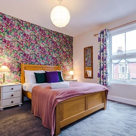 Villa Cosy House With Garden & Parking, Sheffield Exterior foto