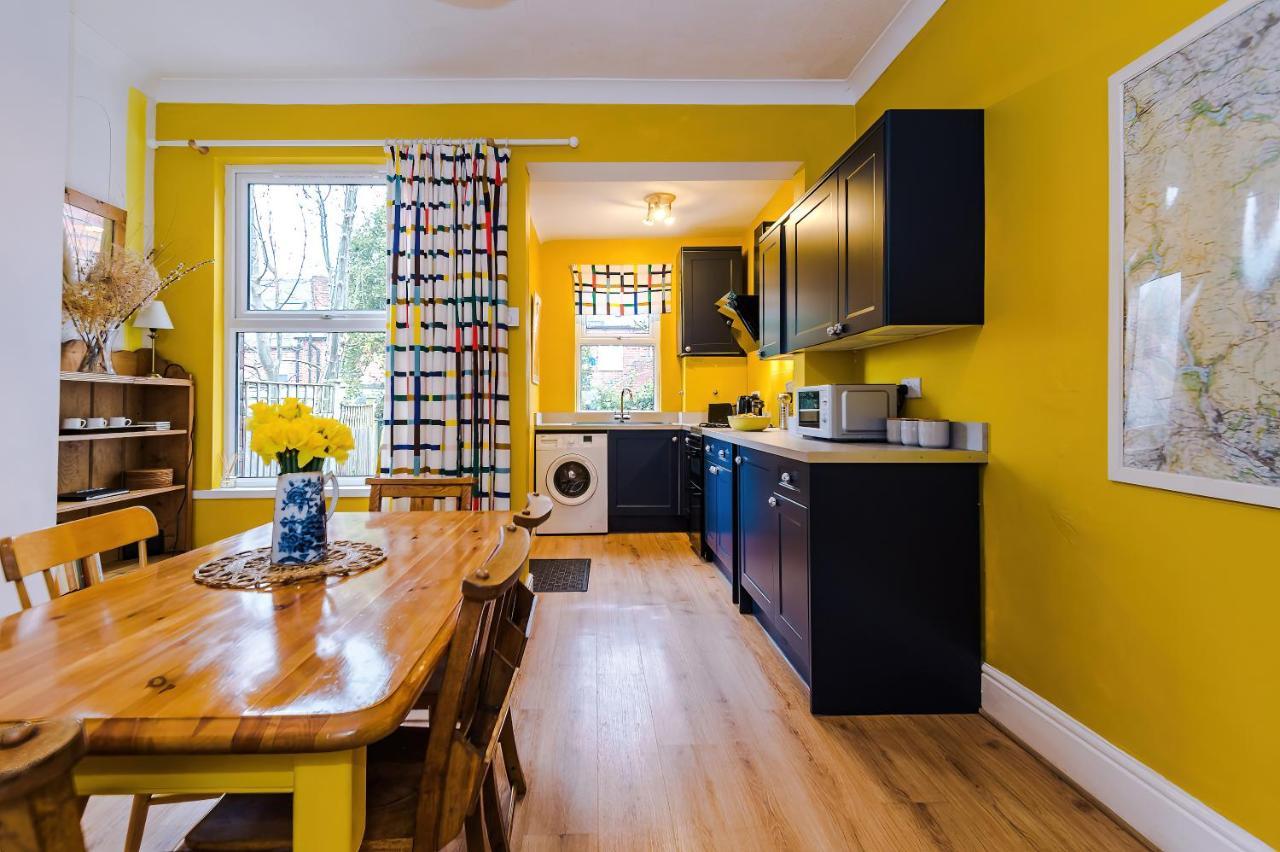 Villa Cosy House With Garden & Parking, Sheffield Exterior foto