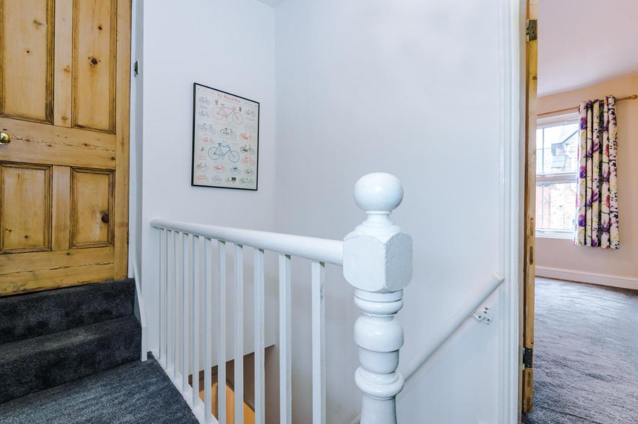 Villa Cosy House With Garden & Parking, Sheffield Exterior foto