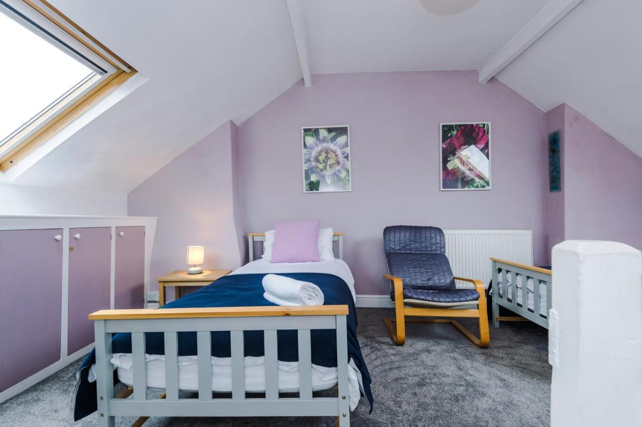 Villa Cosy House With Garden & Parking, Sheffield Exterior foto