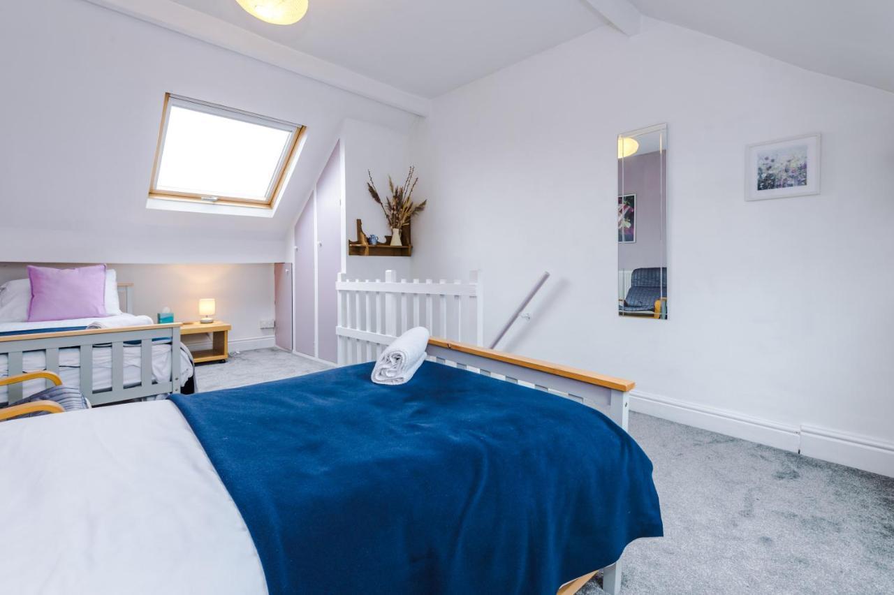Villa Cosy House With Garden & Parking, Sheffield Exterior foto